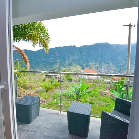 Casa Do Cantinho Do Muro