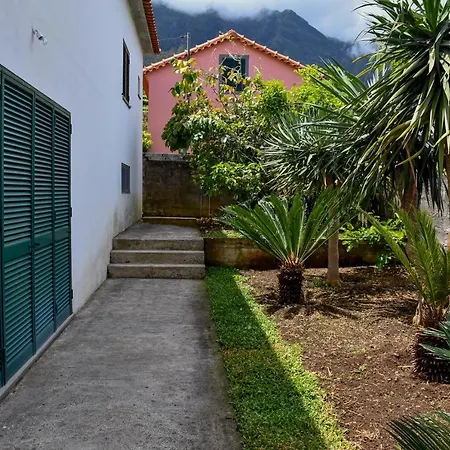Casa Do Cantinho Do Muro