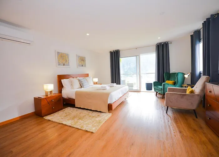 Casa Do Cantinho Do Muro * São Vicente