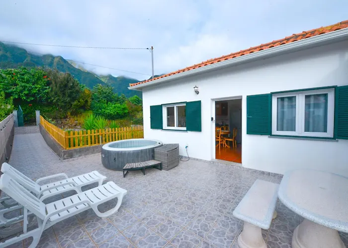 Casa Do Cantinho Do Muro * São Vicente